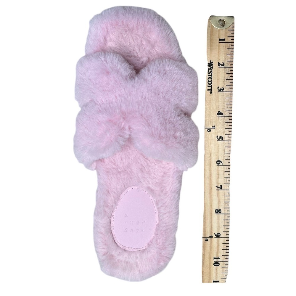 A New Day Slippers Women Size 7 Pink Excellent‎ Faux Fur Criss Cross Slides - Picture 5 of 7